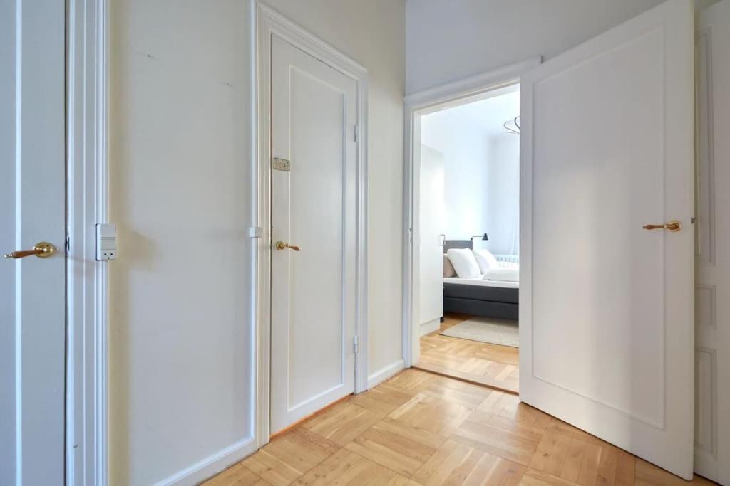 Moderen And Sleek 3Br With Bath By The Lakes And Metro København Eksteriør bilde
