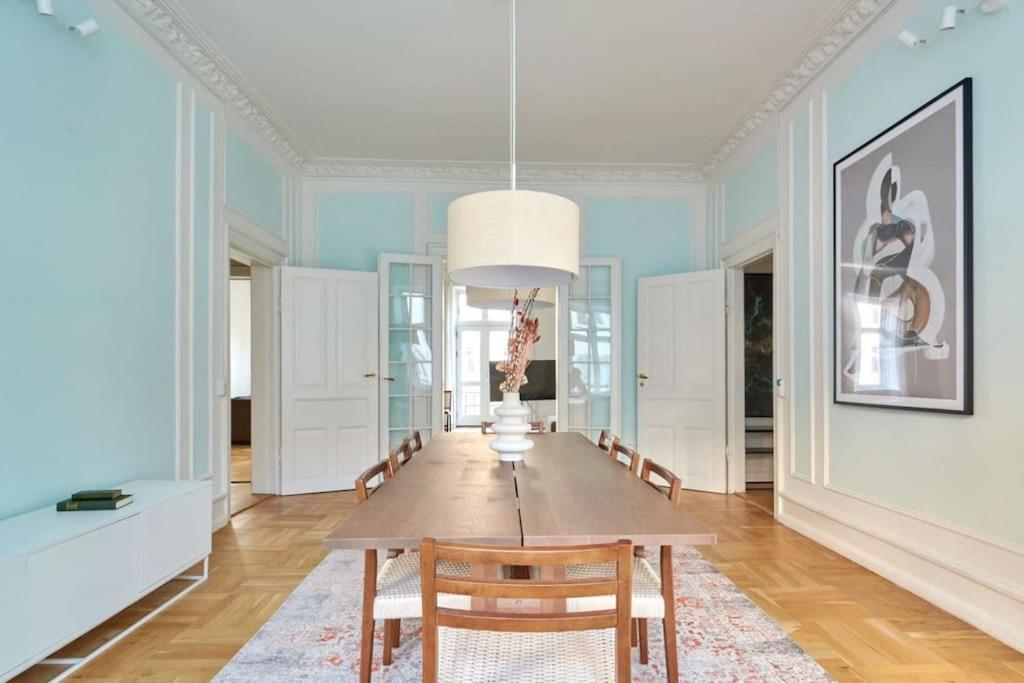 Moderen And Sleek 3Br With Bath By The Lakes And Metro København Eksteriør bilde