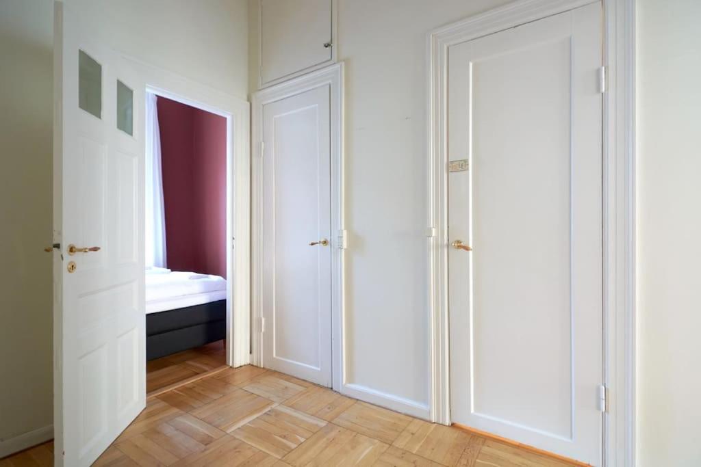 Moderen And Sleek 3Br With Bath By The Lakes And Metro København Eksteriør bilde