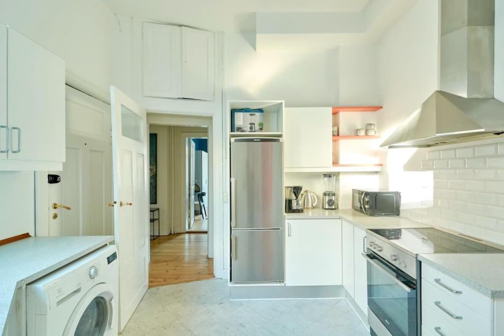 Moderen And Sleek 3Br With Bath By The Lakes And Metro København Eksteriør bilde