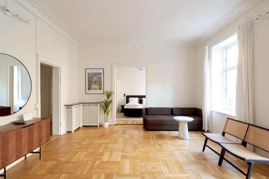 Moderen And Sleek 3Br With Bath By The Lakes And Metro København Eksteriør bilde