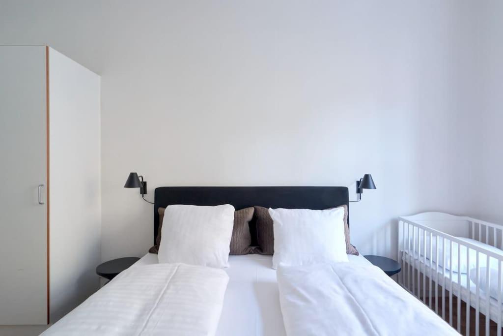 Moderen And Sleek 3Br With Bath By The Lakes And Metro København Eksteriør bilde