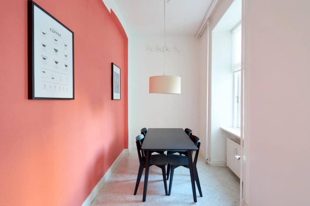 Moderen And Sleek 3Br With Bath By The Lakes And Metro København Eksteriør bilde